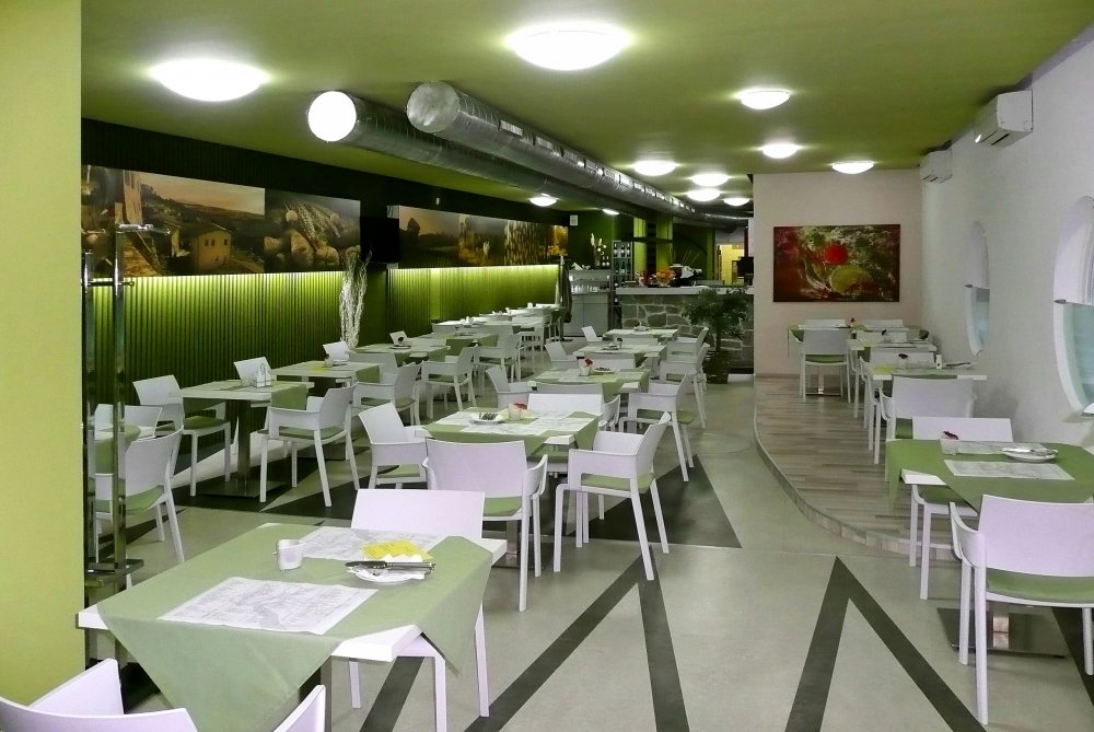 Pizzeria Olive Tree 2009