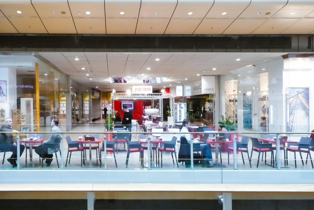 JOJ Cafe Aupark Bratislava 2010
